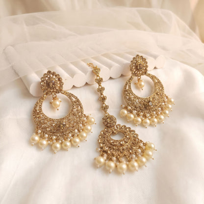 Golden Earrings and a Mang Tikka Set