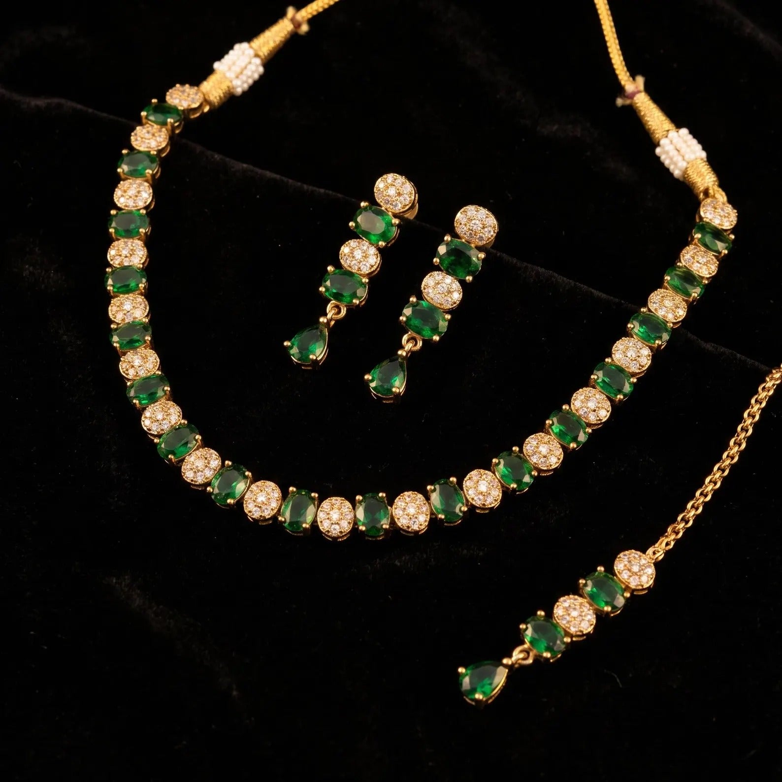 Close-up of the Green Choker Necklace highlighting intricate craftsmanship and polished finish