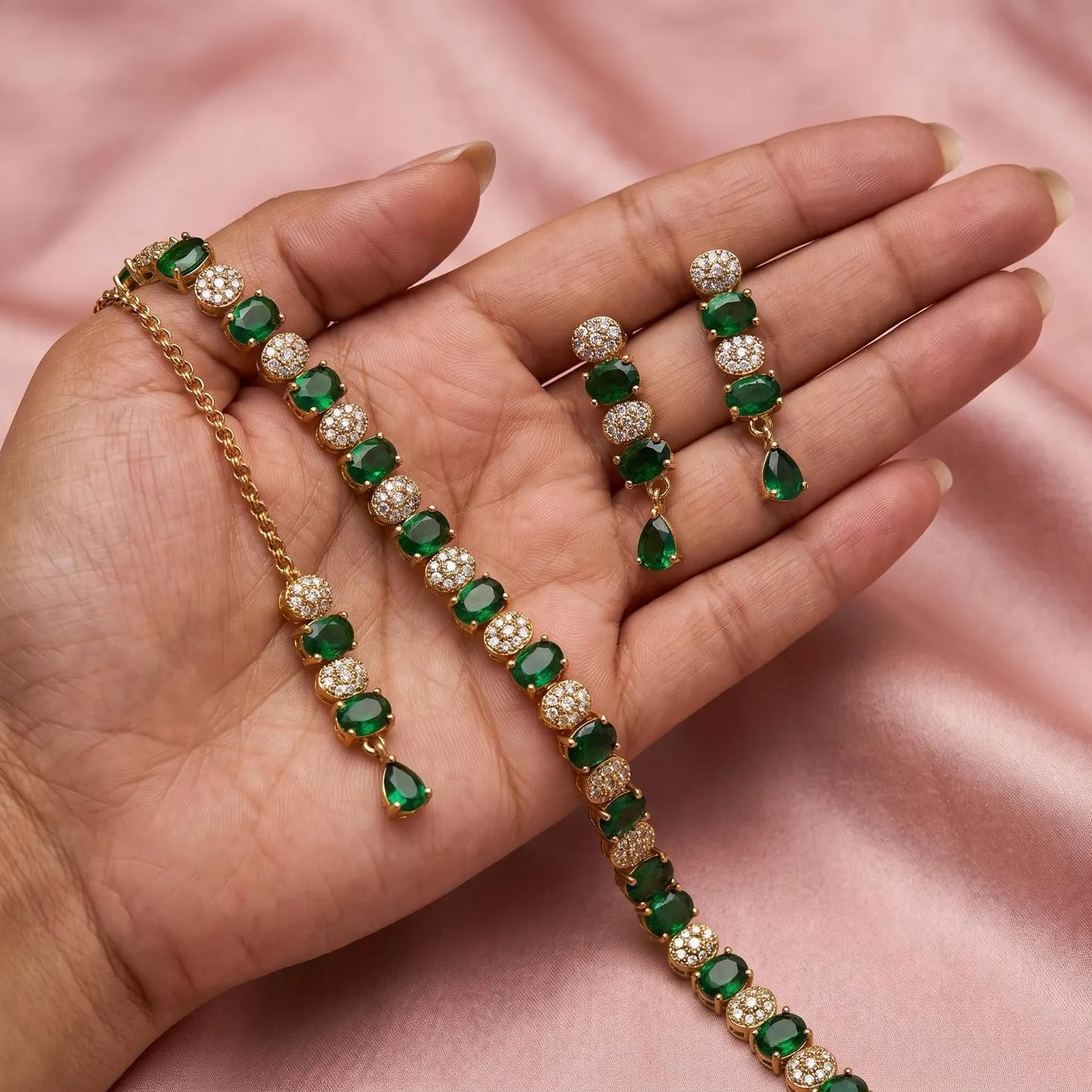 green choker necklace set styled elegantly on a mannequin for a traditional bridal jewellery look
