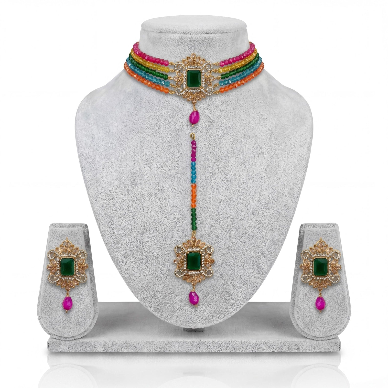 The full Multi Choker Set with Earrings and Maang Tikka arranged neatly together for a clear view