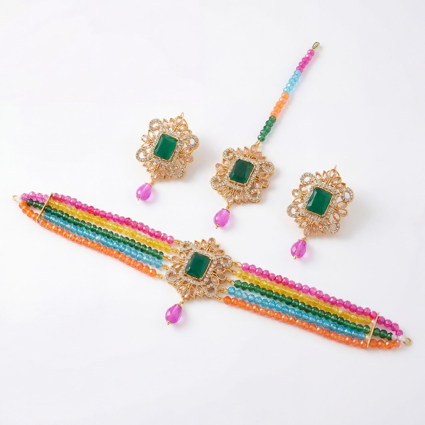 a close-up of the choker layers, showing how each individual strand is finished and connected
