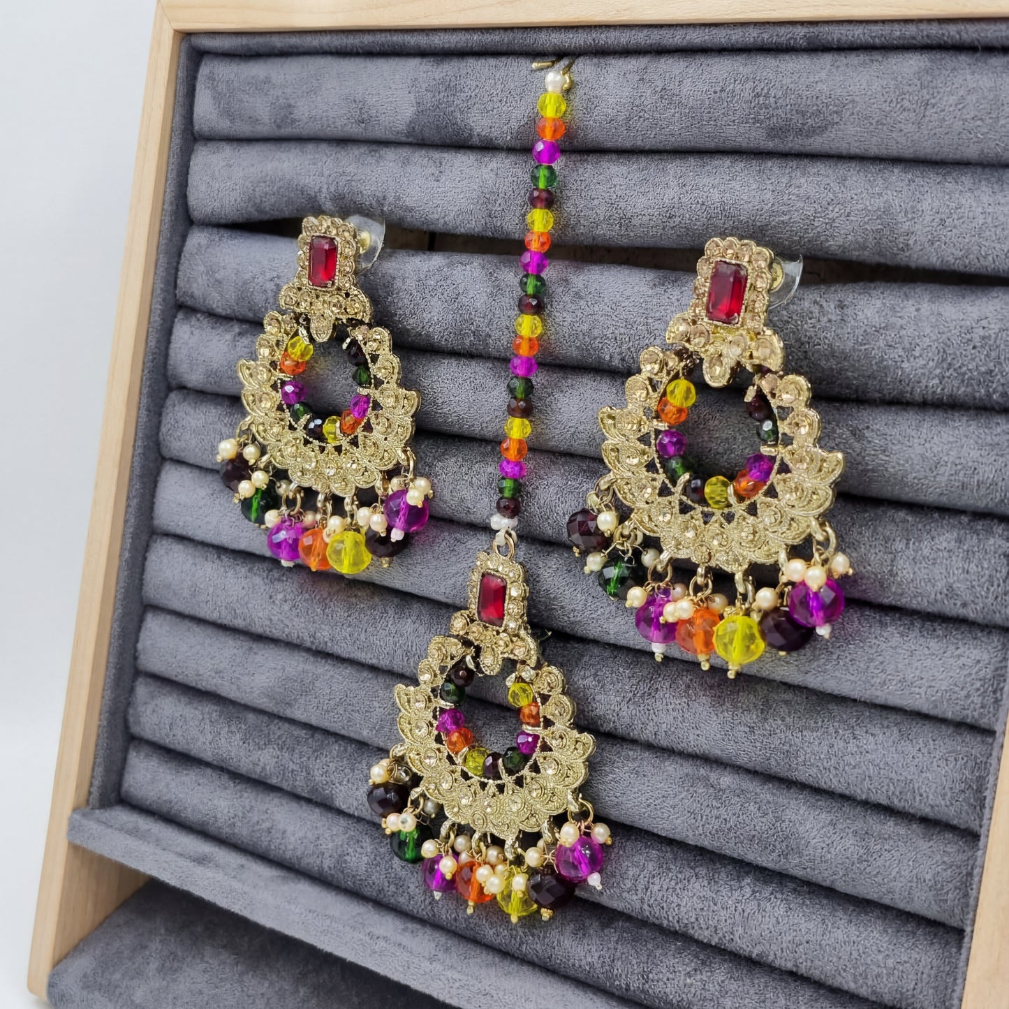 multi earrings tikka set, pearl earrings, indian earrings, high quality indian jewellery. suitable for wedding and parties