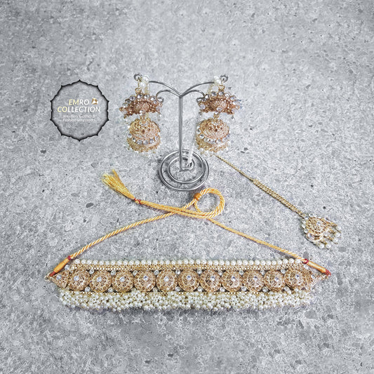 Pearl choker with medium sized jhumki, earrings and a tikka, Pakistani jewellery, Bollywood jewellery, kundan jewellery manjoos jewellery